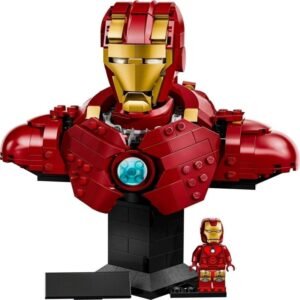 Armoured Hero Bust Building Blocks Set completed model front view