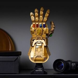 Superhero Infinity Gauntlet building blocks display model